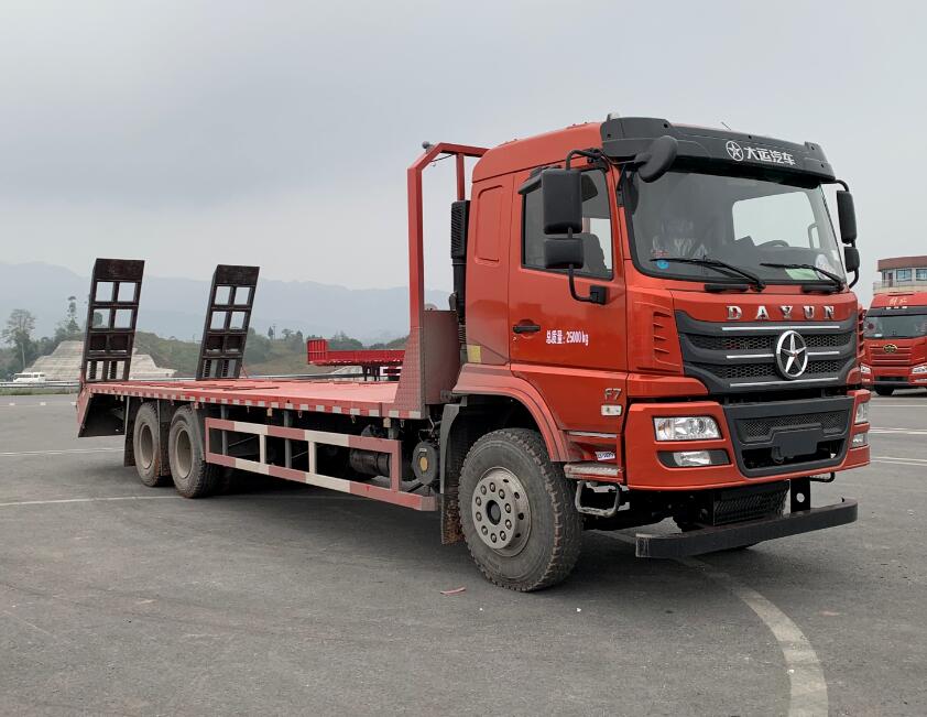 品牌三橋挖機拖車(chē)