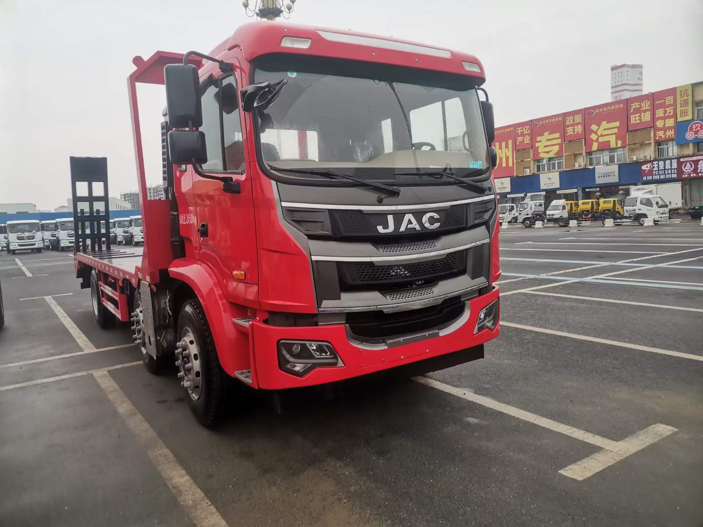 江淮挖機運輸車(chē)